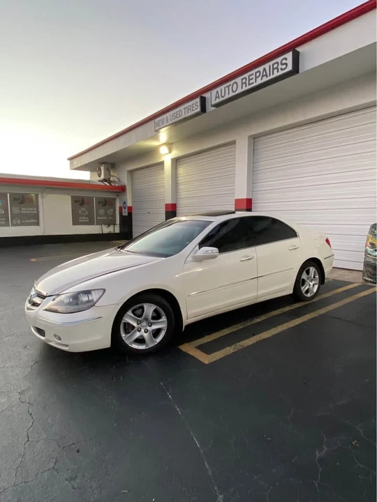 2007 Acura RL 2nd Gen - Image 7 of 12