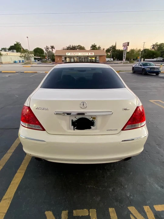 2007 Acura RL 2nd Gen - Image 5 of 12