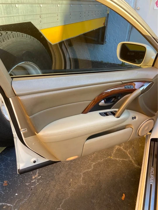2007 Acura RL 2nd Gen - Image 11 of 11