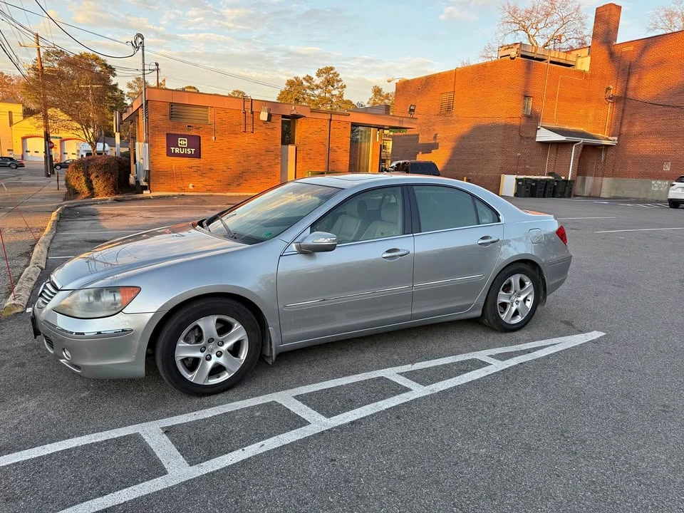 2007 Acura RL 2nd Gen - Image 2 of 3