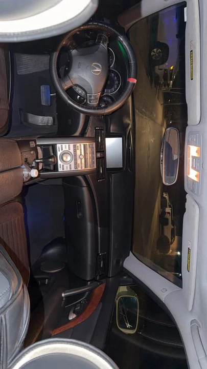 2007 Acura RL 2nd Gen - Image 13 of 16