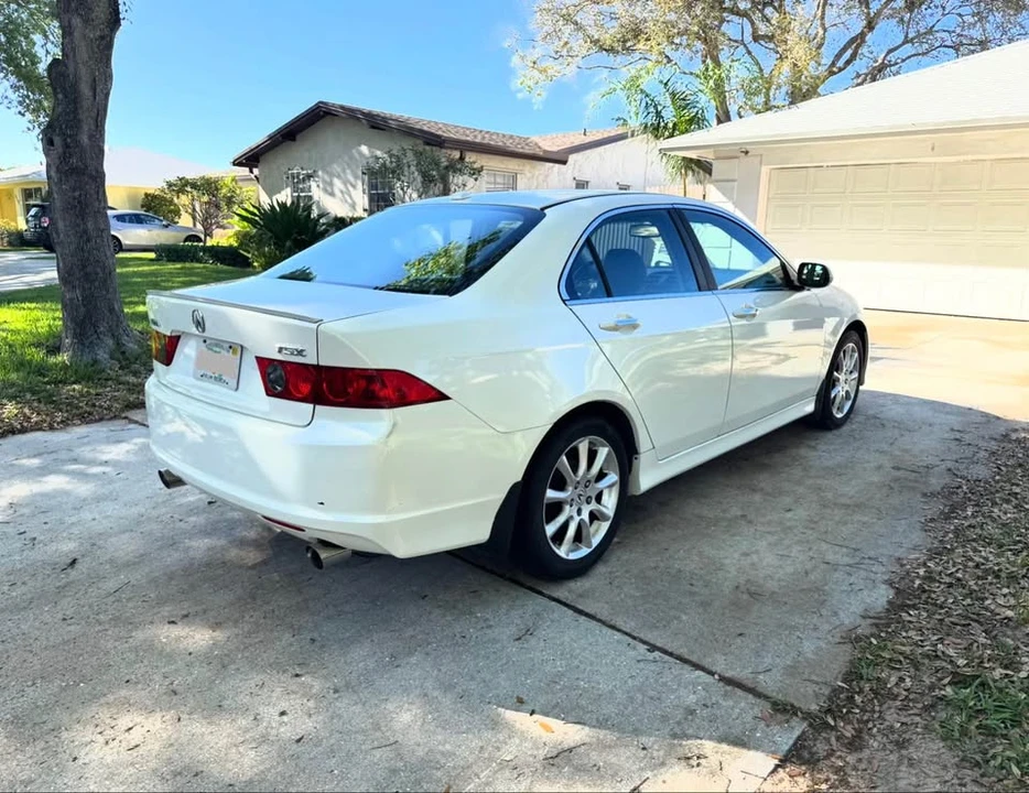 2007 Acura TSX 1st Gen - Image 2 of 15
