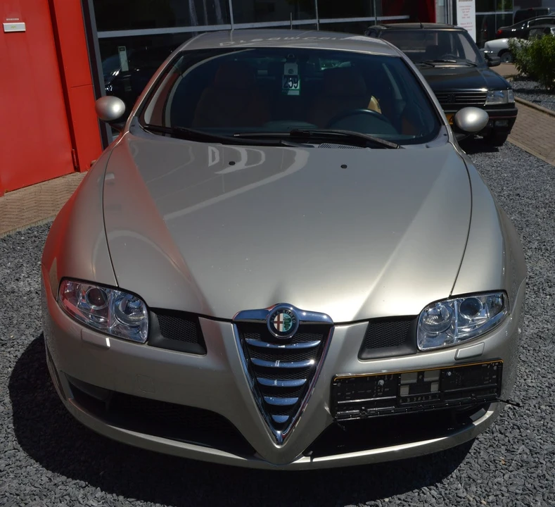 2007 Alfa Romeo GT - Image 2 of 30