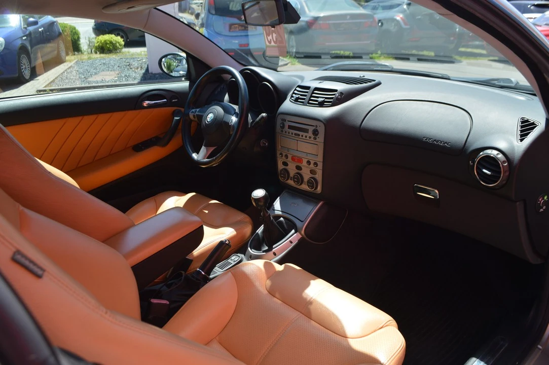2007 Alfa Romeo GT - Image 25 of 30