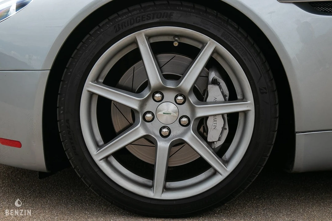 2007 Aston Martin V8 Vantage (2006-2017) - Image 15 of 30