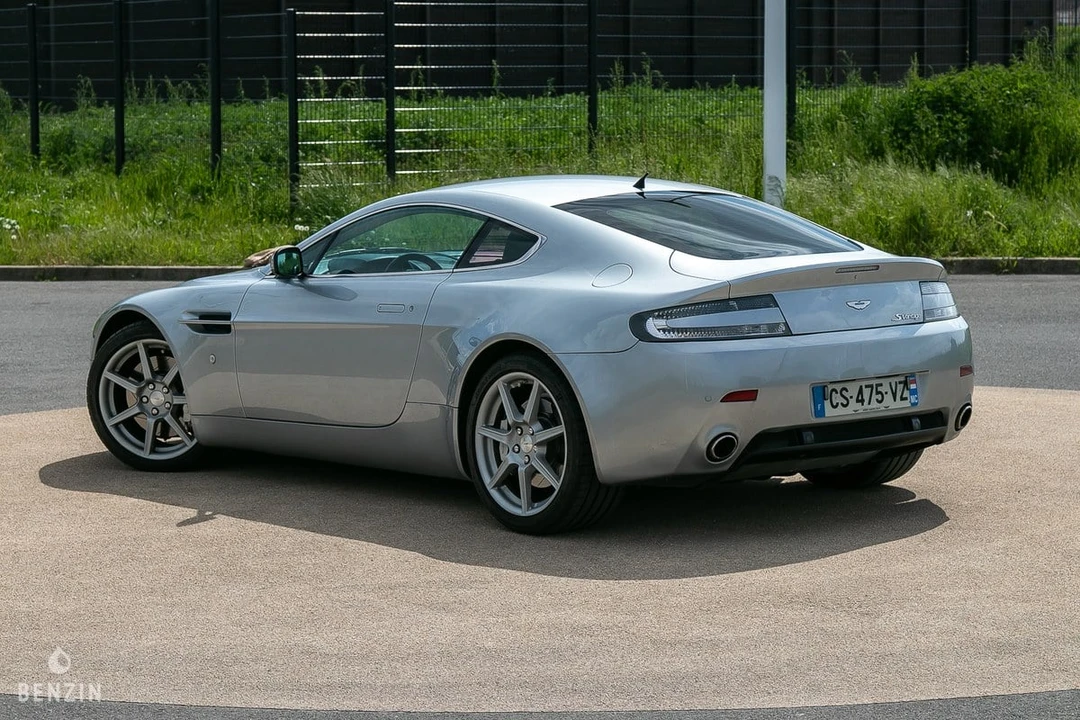 2007 Aston Martin V8 Vantage (2006-2017) - Image 9 of 30