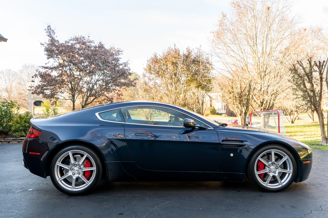 2007 Aston Martin V8 Vantage (2006-2017) - Image 9 of 31