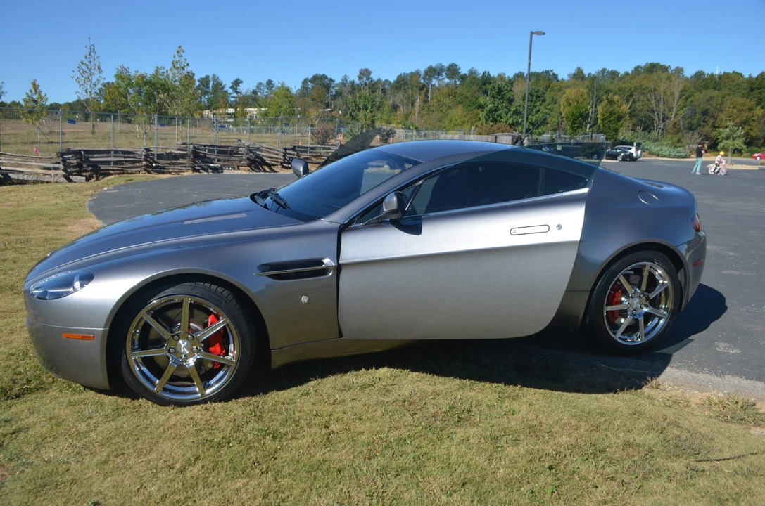 2007 Aston Martin V8 Vantage (2006-2017) - Image 17 of 31