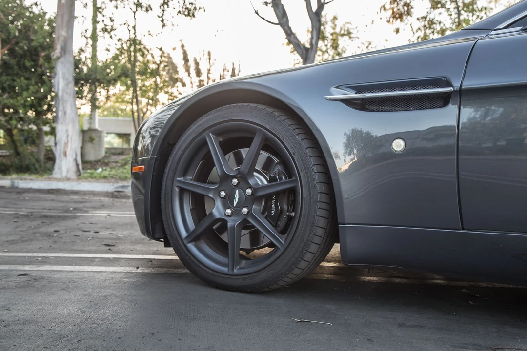 2007 Aston Martin Vantage - Image 4 of 12