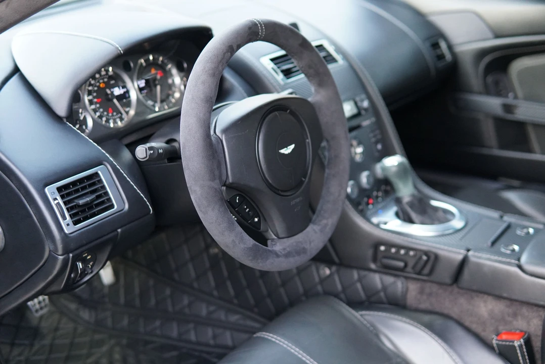 2007 Aston Martin Vantage - Image 19 of 29