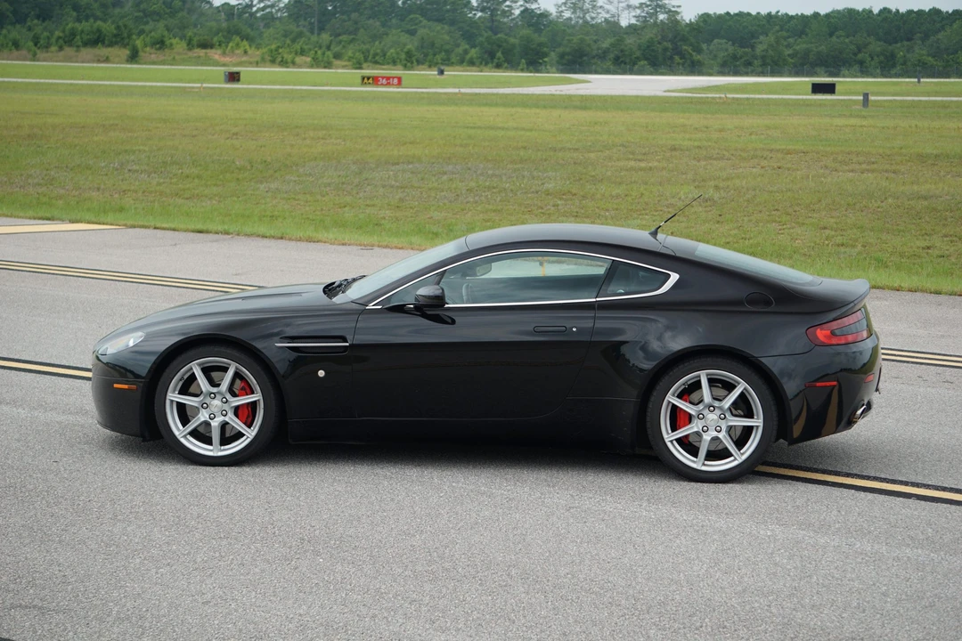 2007 Aston Martin V8 Vantage (2006-2017) - Image 9 of 31
