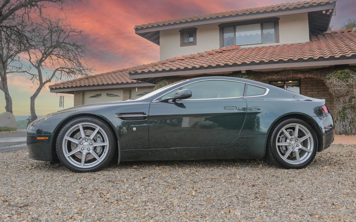 2007 Aston Martin V8 Vantage (2006-2017) - Image 9 of 31