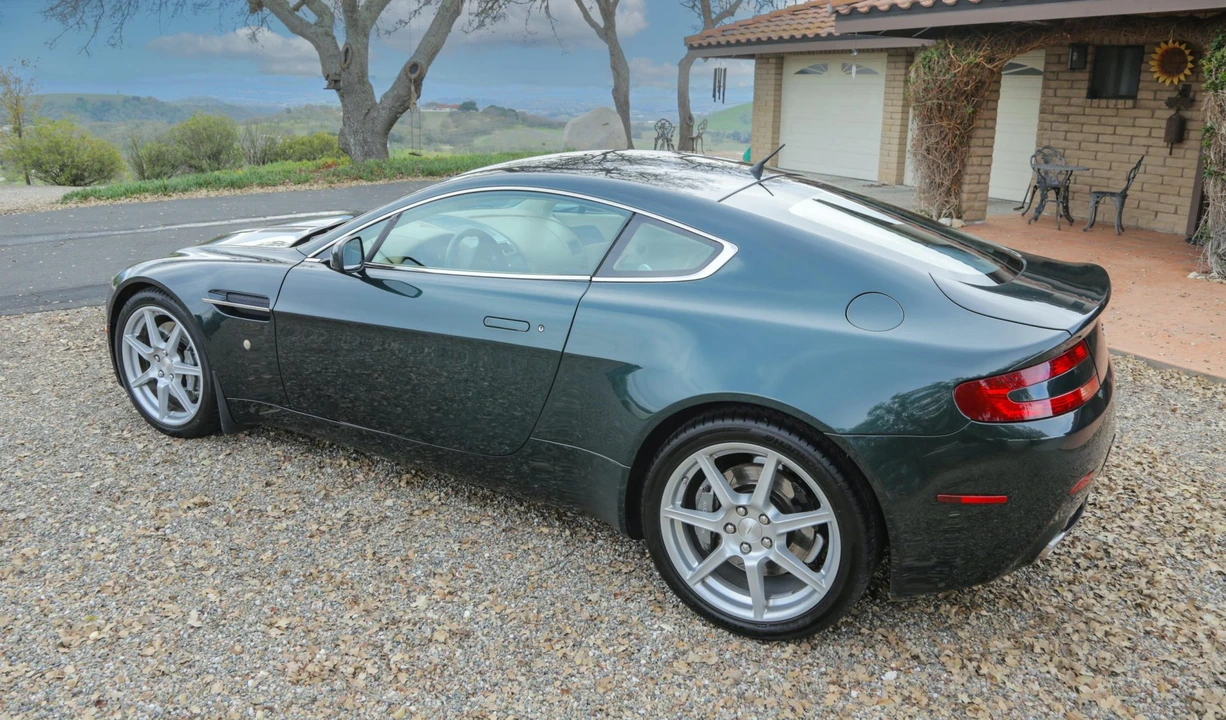 2007 Aston Martin V8 Vantage (2006-2017) - Image 11 of 31