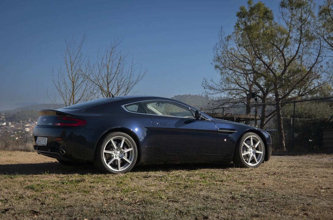 2007 Aston Martin V8 Vantage (2006-2017) - Image 12 of 31