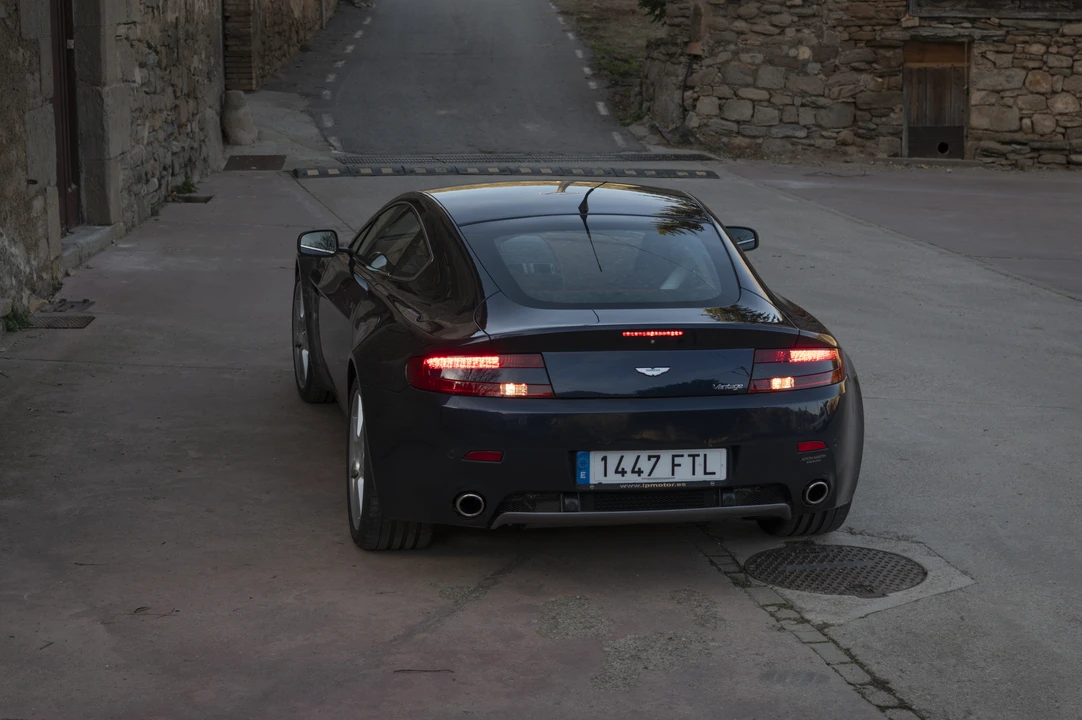 2007 Aston Martin V8 Vantage (2006-2017) - Image 7 of 31
