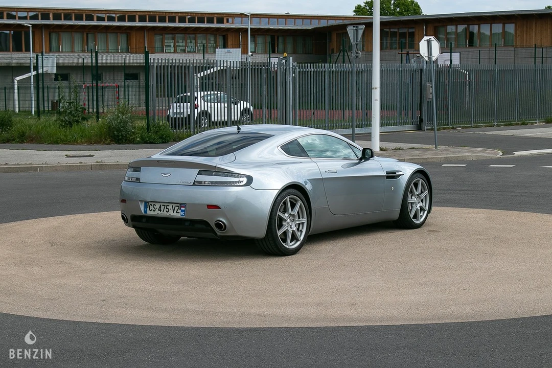2007 Aston Martin V8 Vantage (2006-2017) - Image 12 of 31