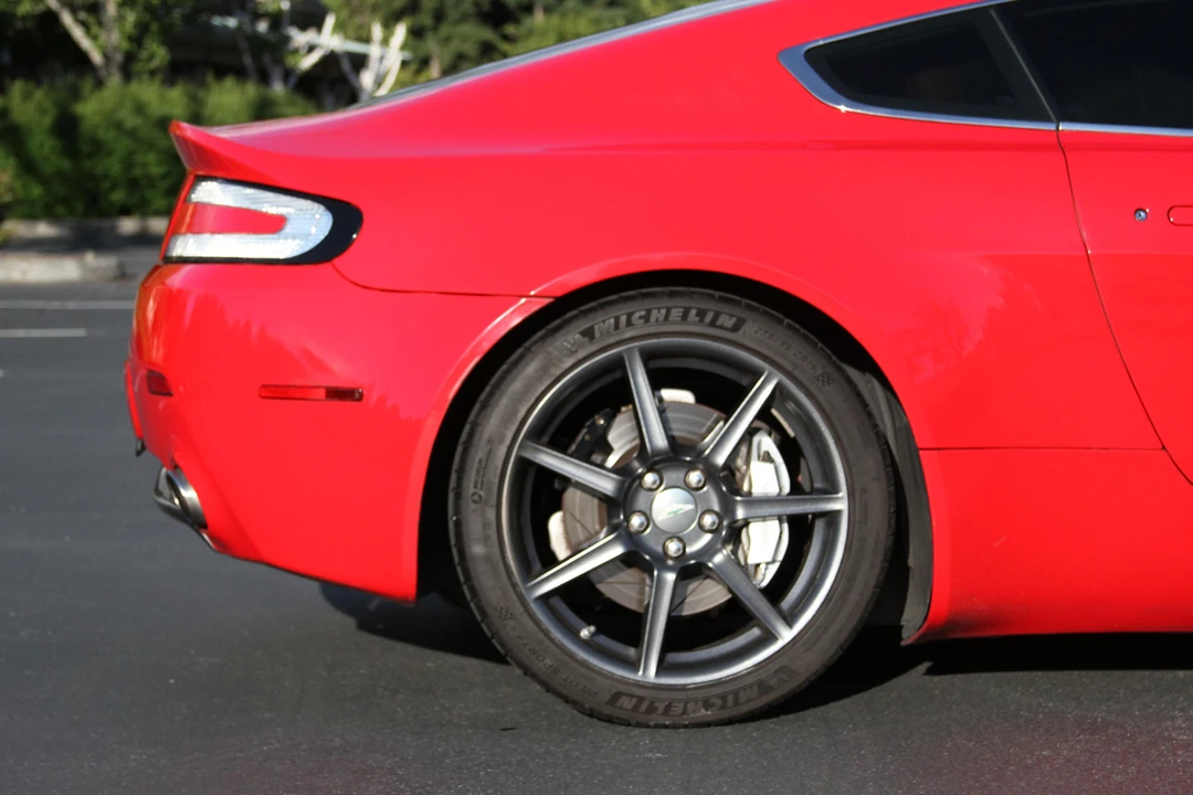 2007 Aston Martin V8 Vantage (2006-2017) - Image 10 of 31