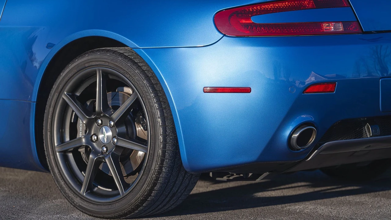 2007 Aston Martin V8 Vantage (2006-2017) - Image 13 of 31