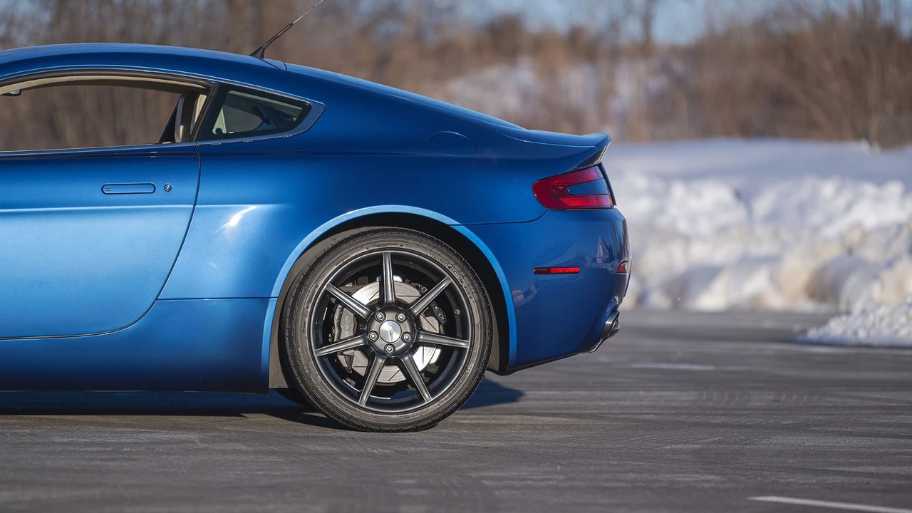2007 Aston Martin V8 Vantage (2006-2017) - Image 10 of 31