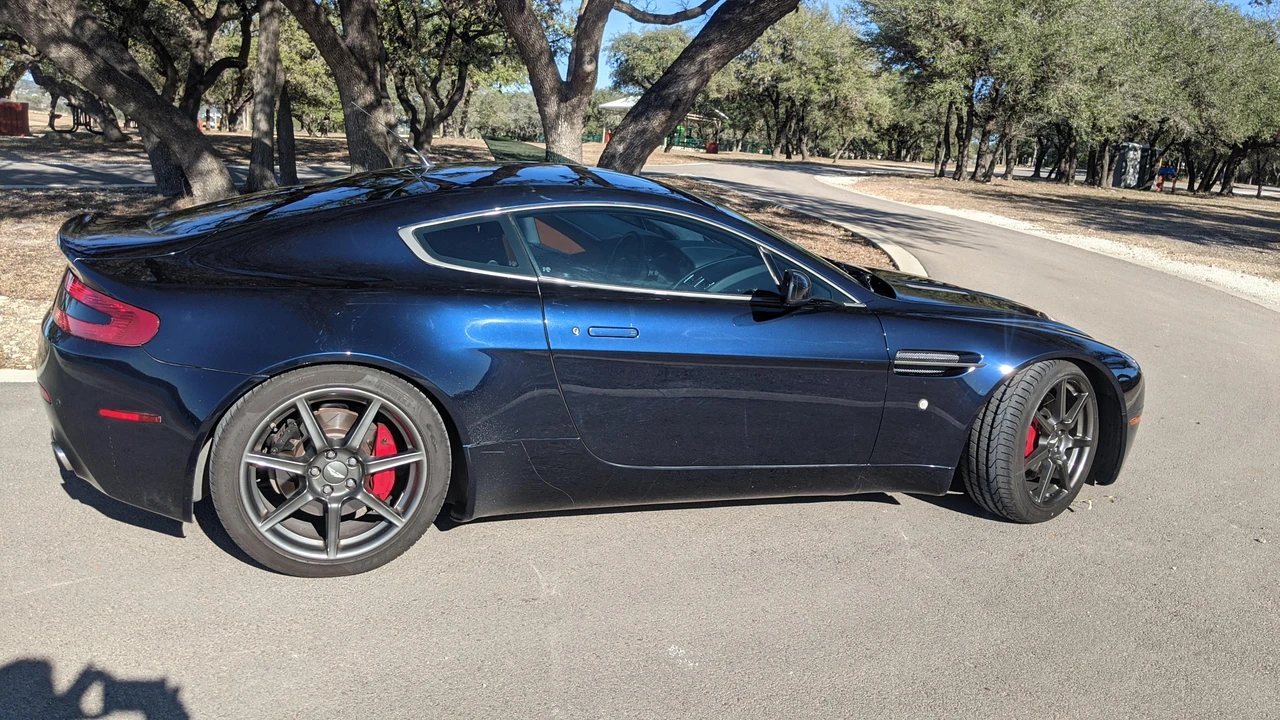 2007 Aston Martin V8 Vantage (2006-2017) - Image 12 of 31