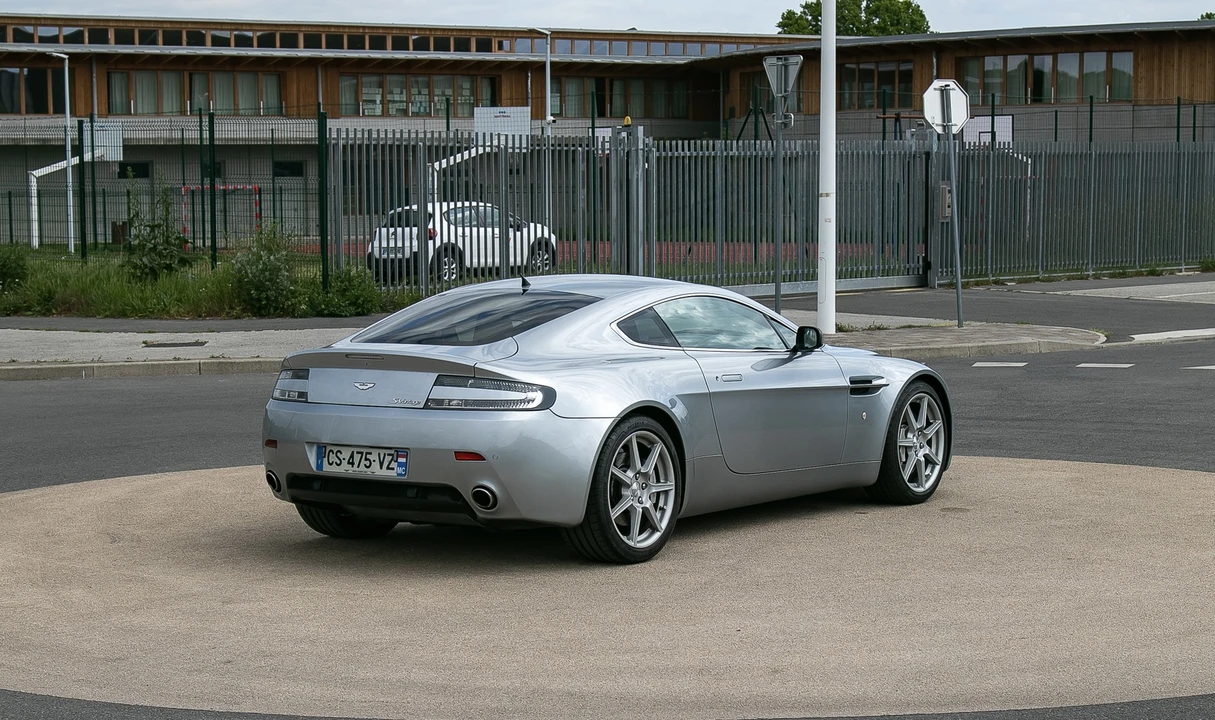 2007 Aston Martin V8 Vantage (2006-2017) - Image 14 of 31