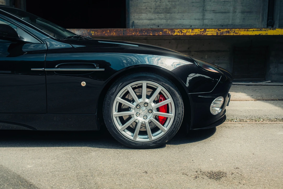 2007 Aston Martin Vanquish 1st Gen - Image 26 of 31