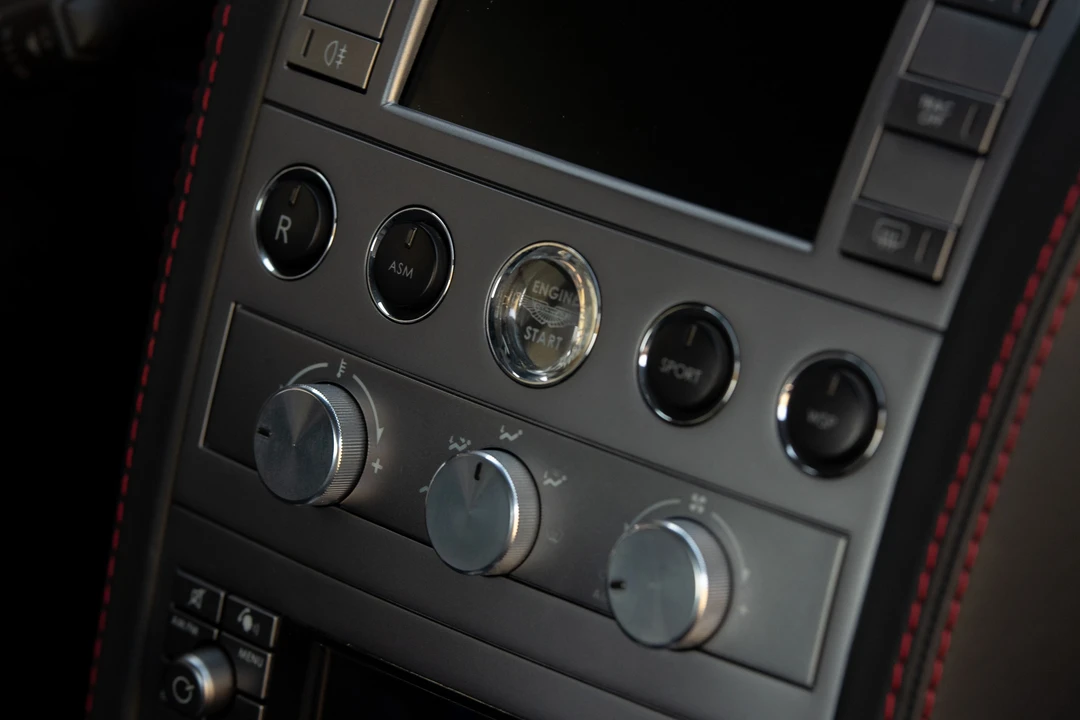 2007 Aston Martin Vanquish 1st Gen - Image 10 of 31