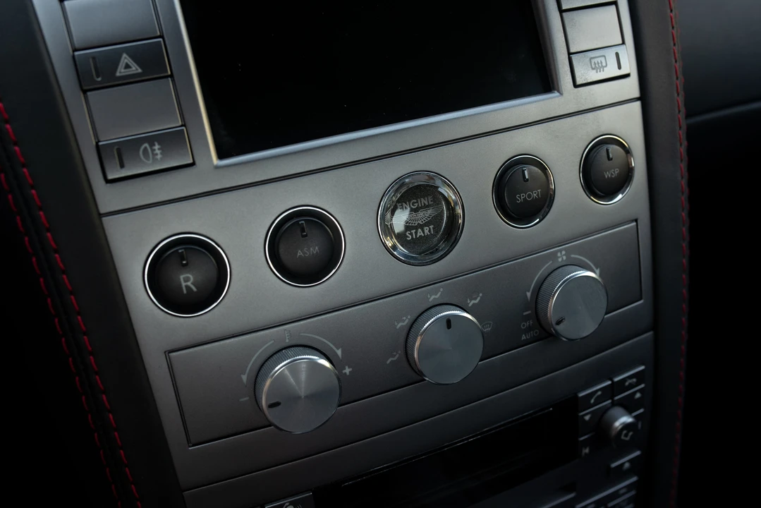 2007 Aston Martin Vanquish 1st Gen - Image 27 of 31