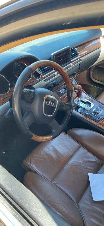 2007 Audi D3 A8 - Image 2 of 5