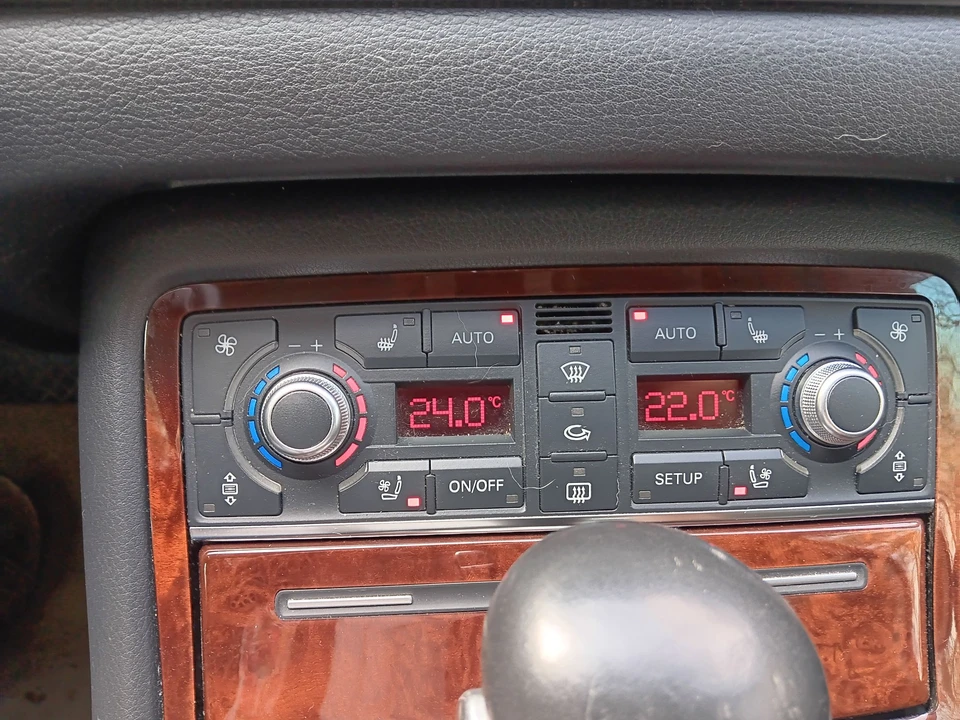 2007 Audi D3 A8 - Image 10 of 13