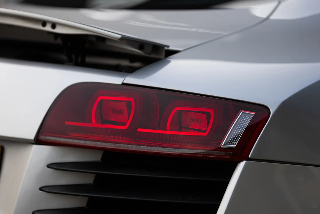 2007 Audi 42 R8 - Image 28 of 31