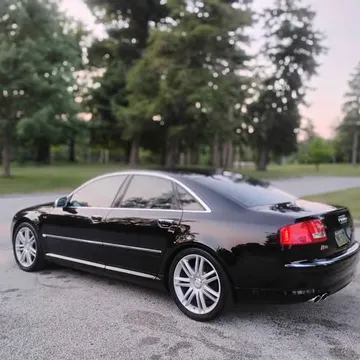 2007 Audi S8 Quattro Sedan 4D