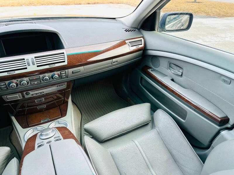 2007 BMW E65/E66 750i & 760i Sedan - Image 11 of 19