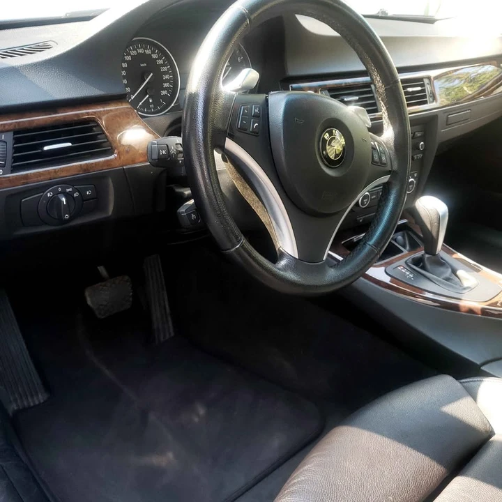 2007 BMW E90 3 Series Sedan - Image 4 of 5