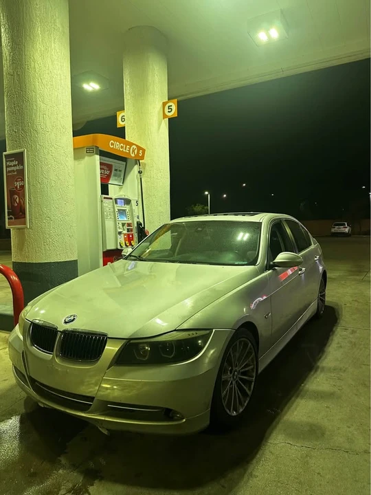 2007 BMW E90 3 Series Sedan - Image 2 of 6