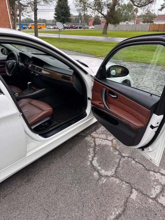 2007 BMW E90 3 Series Sedan - Image 16 of 19