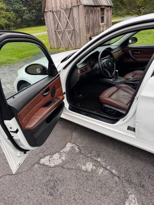 2007 BMW E90 3 Series Sedan - Image 10 of 19