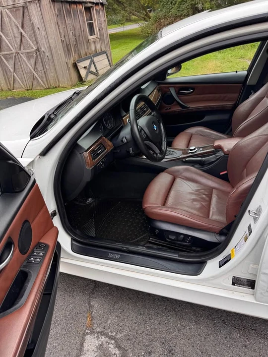 2007 BMW E90 3 Series Sedan - Image 11 of 19