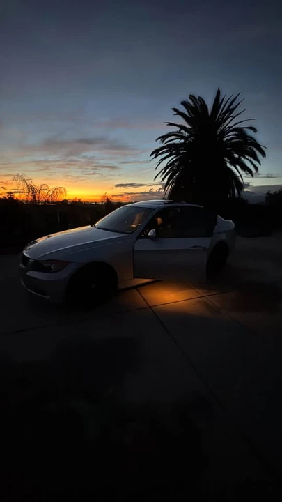 2007 BMW E90 3 Series Sedan - Image 4 of 5