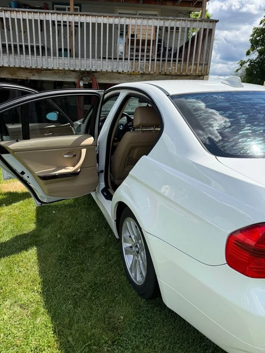 2007 BMW E90 3 Series Sedan - Image 11 of 12