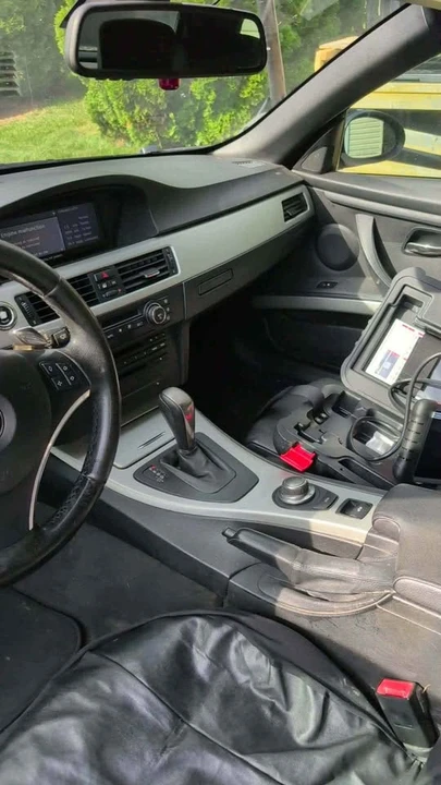 2007 BMW E93 335i Convertible - Image 6 of 8