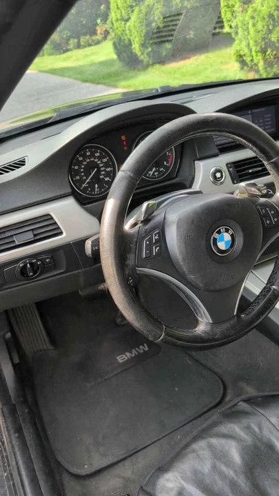 2007 BMW E93 335i Convertible - Image 5 of 8