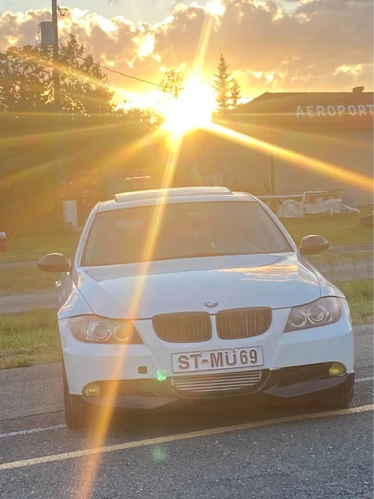 2007 BMW E90 3 Series Sedan - Image 11 of 16