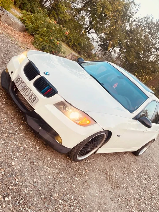 2007 BMW E90 3 Series Sedan - Image 2 of 16