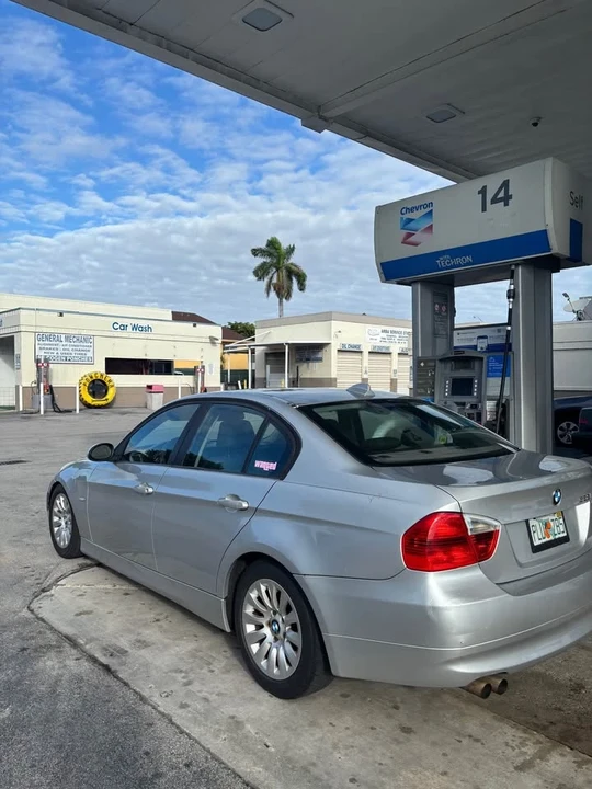 2007 BMW E90 3 Series Sedan - Image 2 of 12