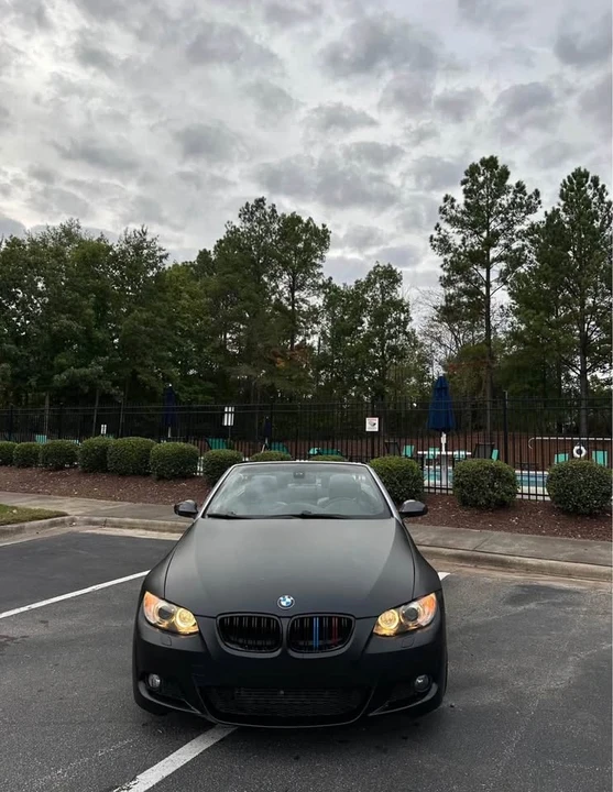 2007 BMW E93 335i Convertible - Image 2 of 12