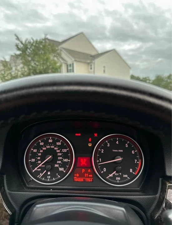 2007 BMW E93 335i Convertible - Image 11 of 12
