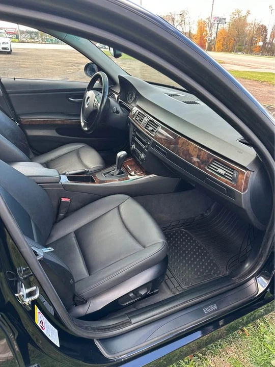 2007 BMW E90 335i Sedan - Image 11 of 17