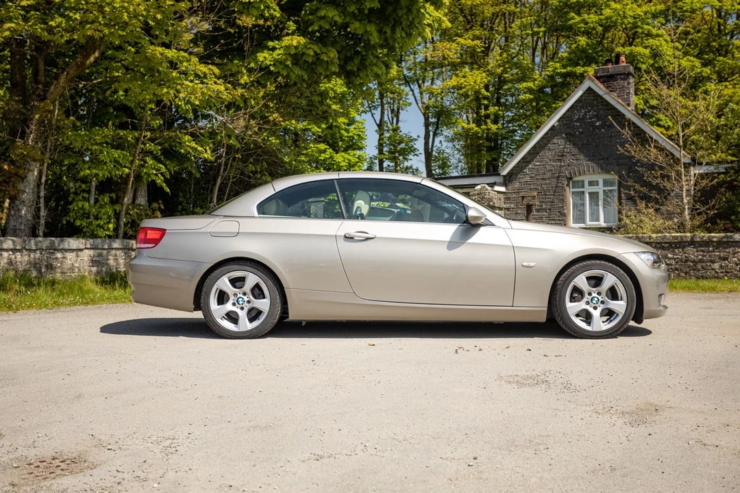 2007 BMW E93 3 Series Convertible - Image 12 of 30