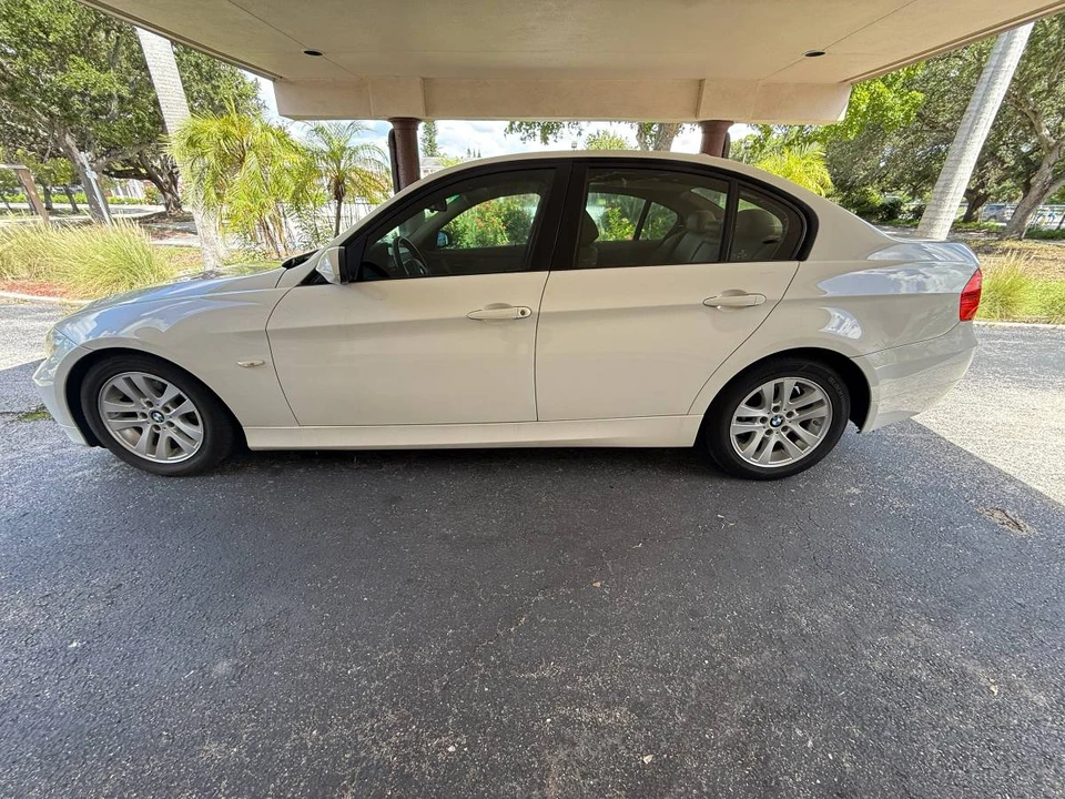 2007 BMW E90 3 Series Sedan - Image 2 of 11